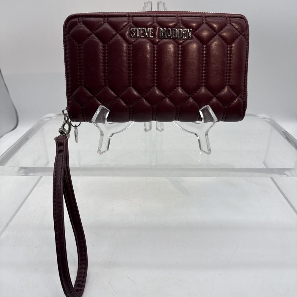 Steve Madden Wallet Bhadden Quilted Zip Around Wristlet Burgundy Super Soft